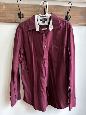 Banana Republic Men’s Wine Red Long-Sleeve Button-Down Shirt